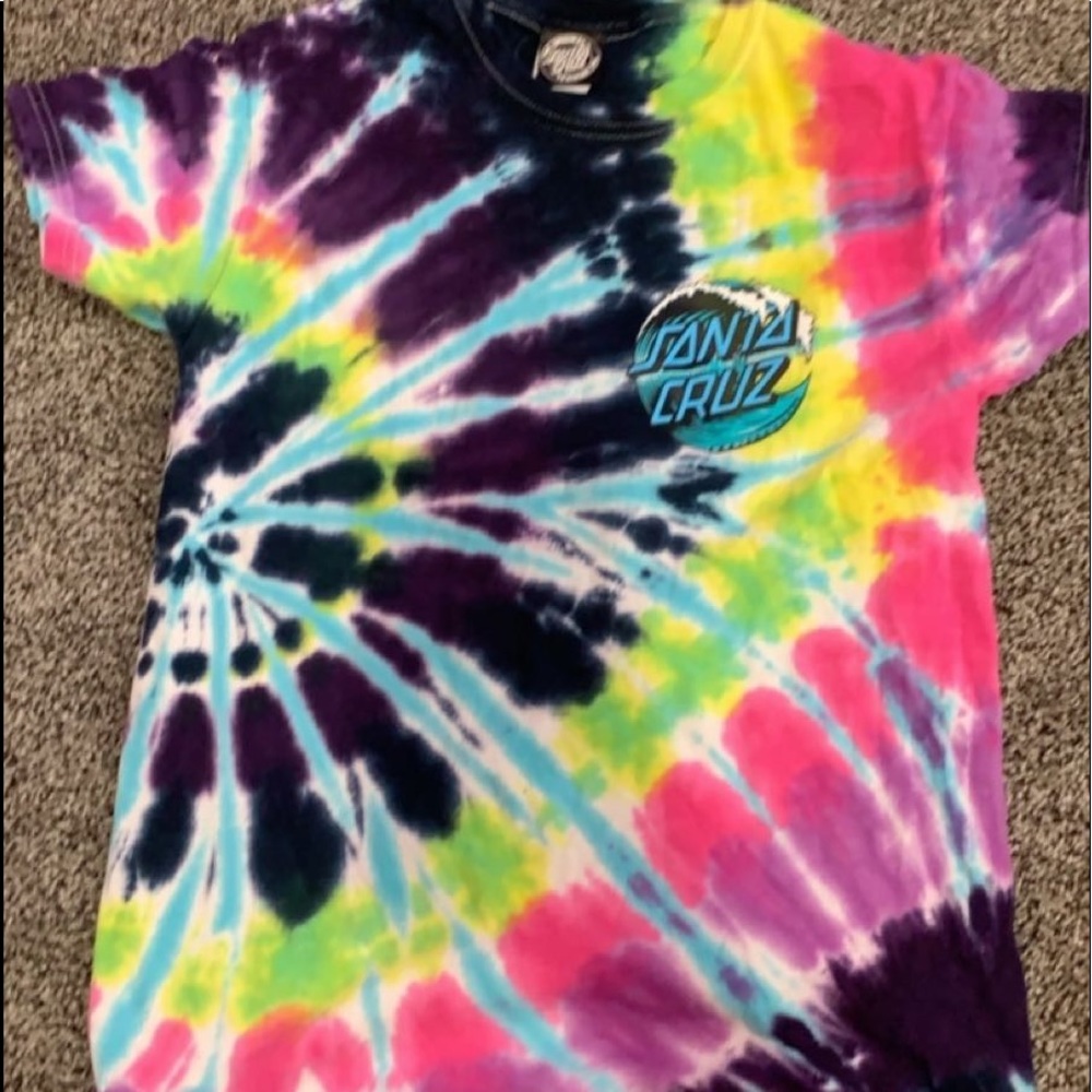 Santa Cruz tee